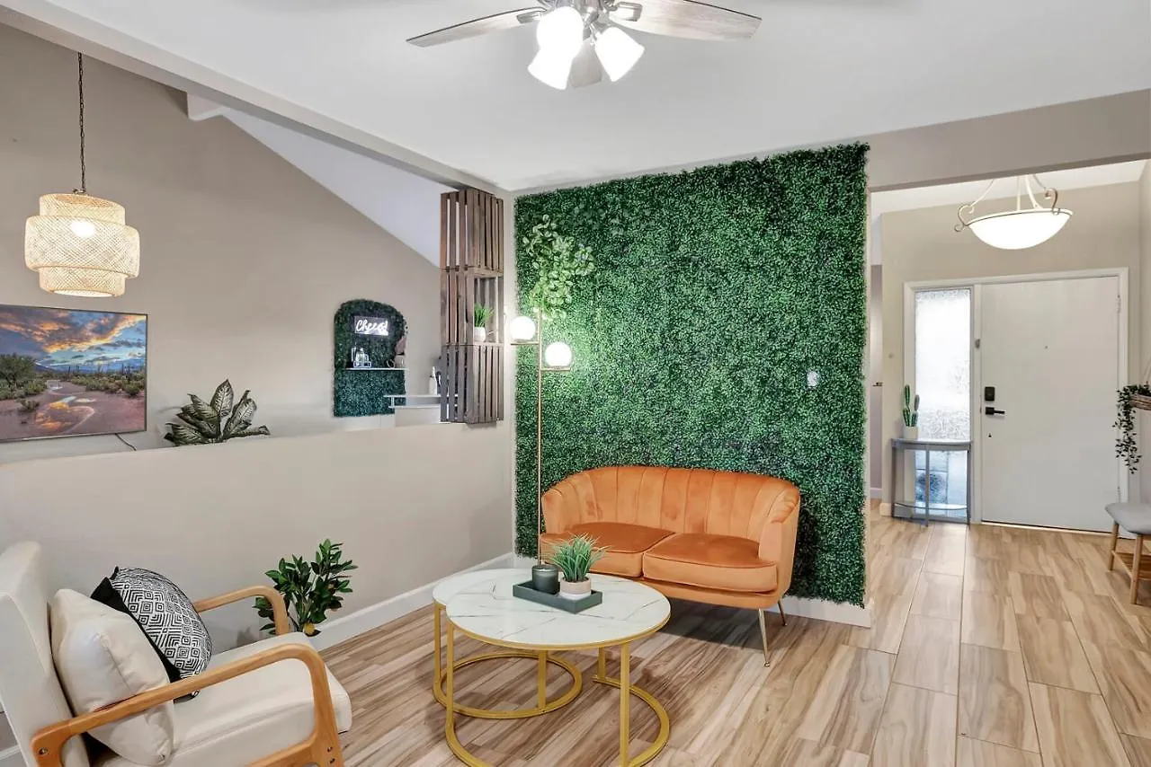 *NEW*Designer Oasis 4BDRM W/Pool/Jacuzzi/PoolTable/Mini Botanical Garden Villa Scottsdale